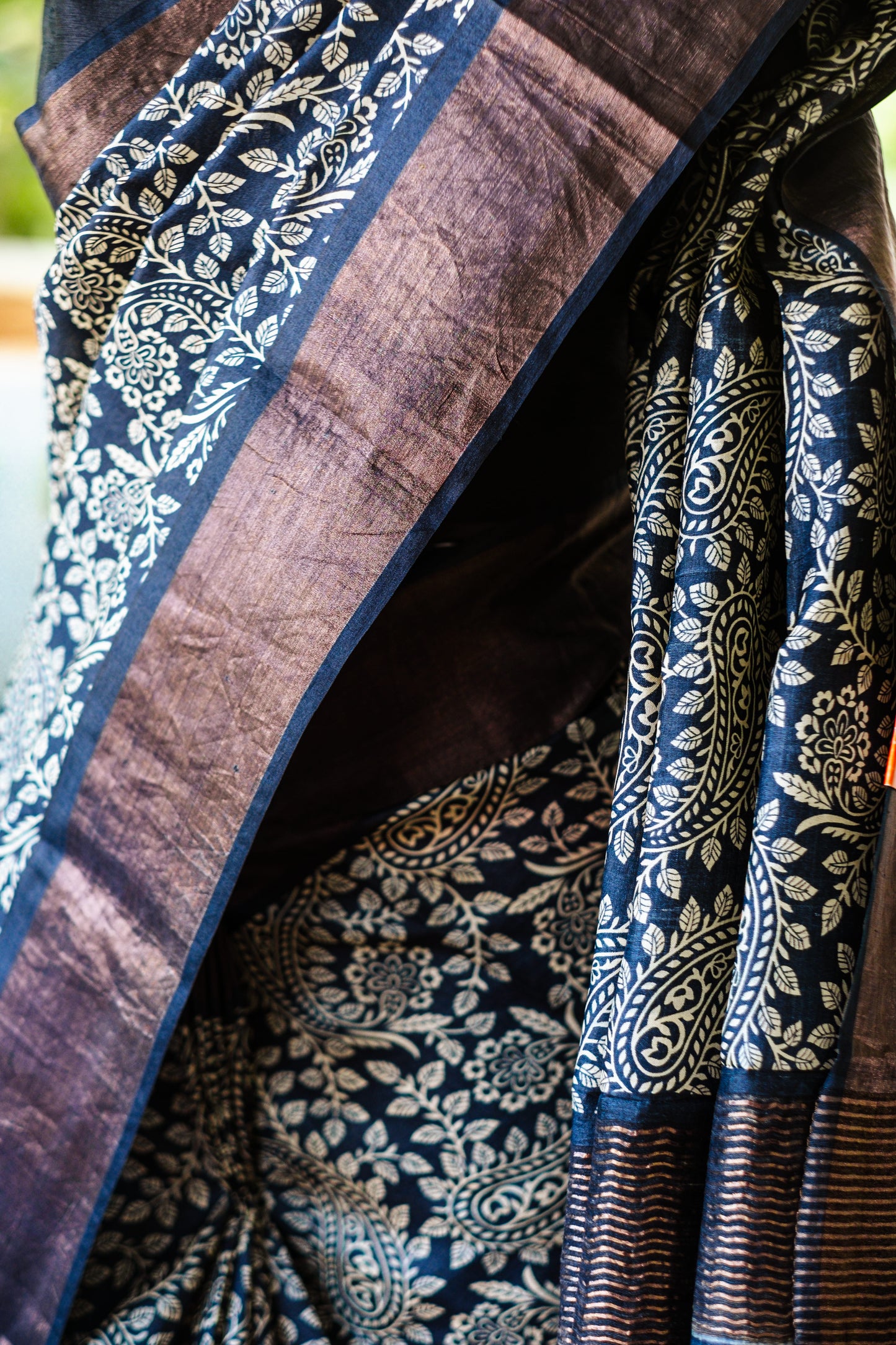 Elegant Dark Blue Handwoven Tussar Silk Saree