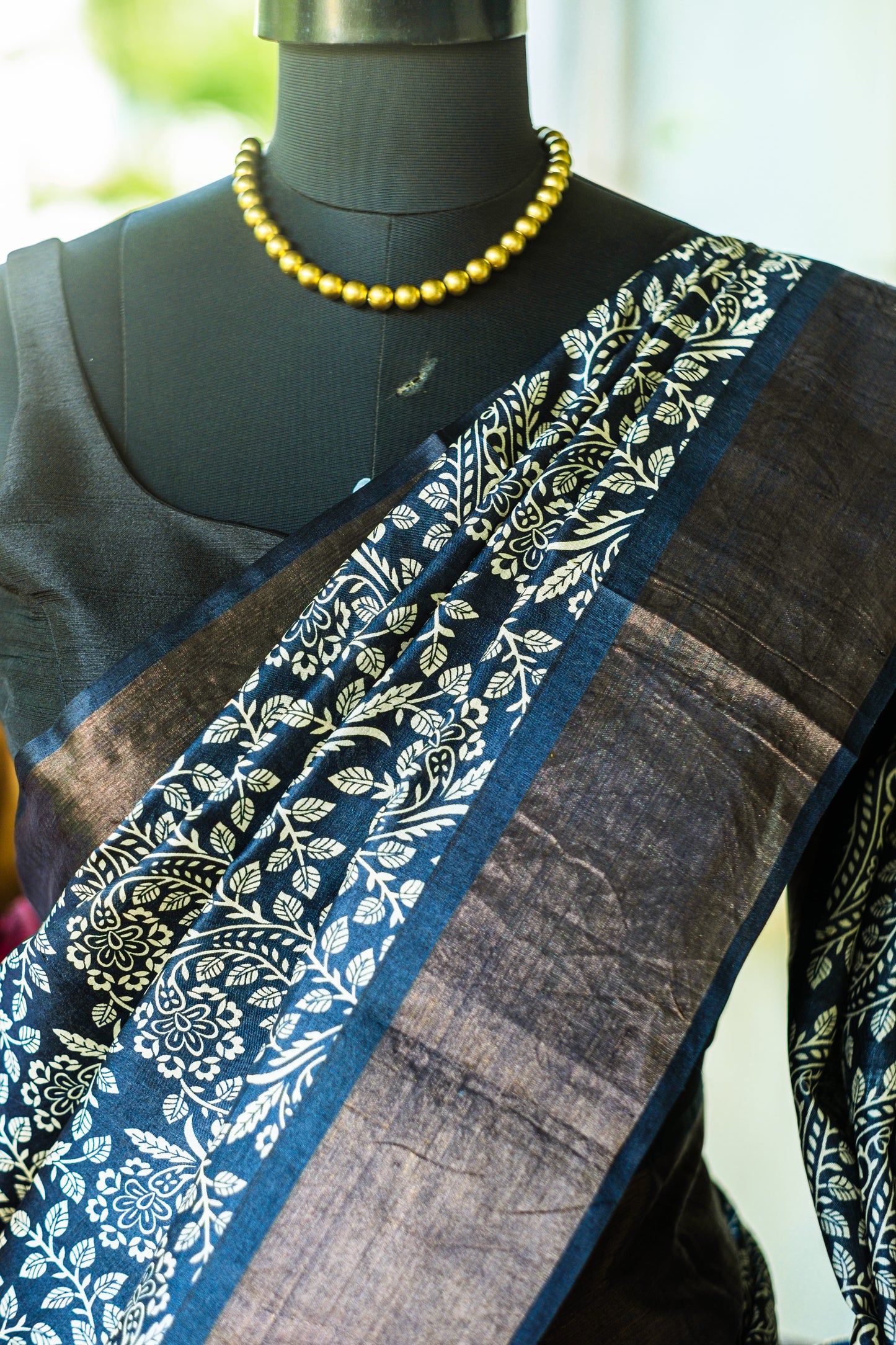 Elegant Dark Blue Handwoven Tussar Silk Saree