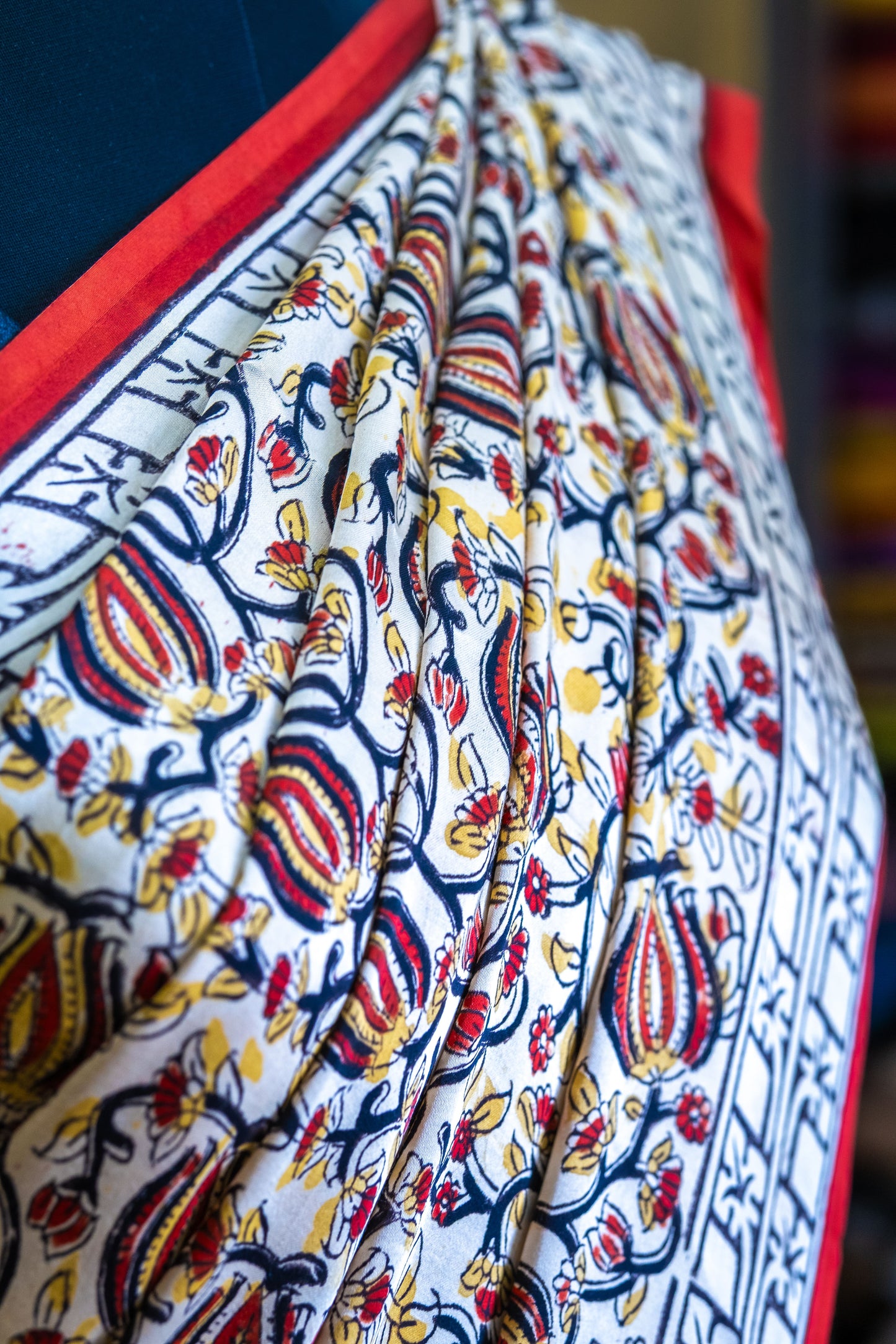 Graceful White Floral Modal Silk Saree – Soft, Flowing & Contemporary Charm