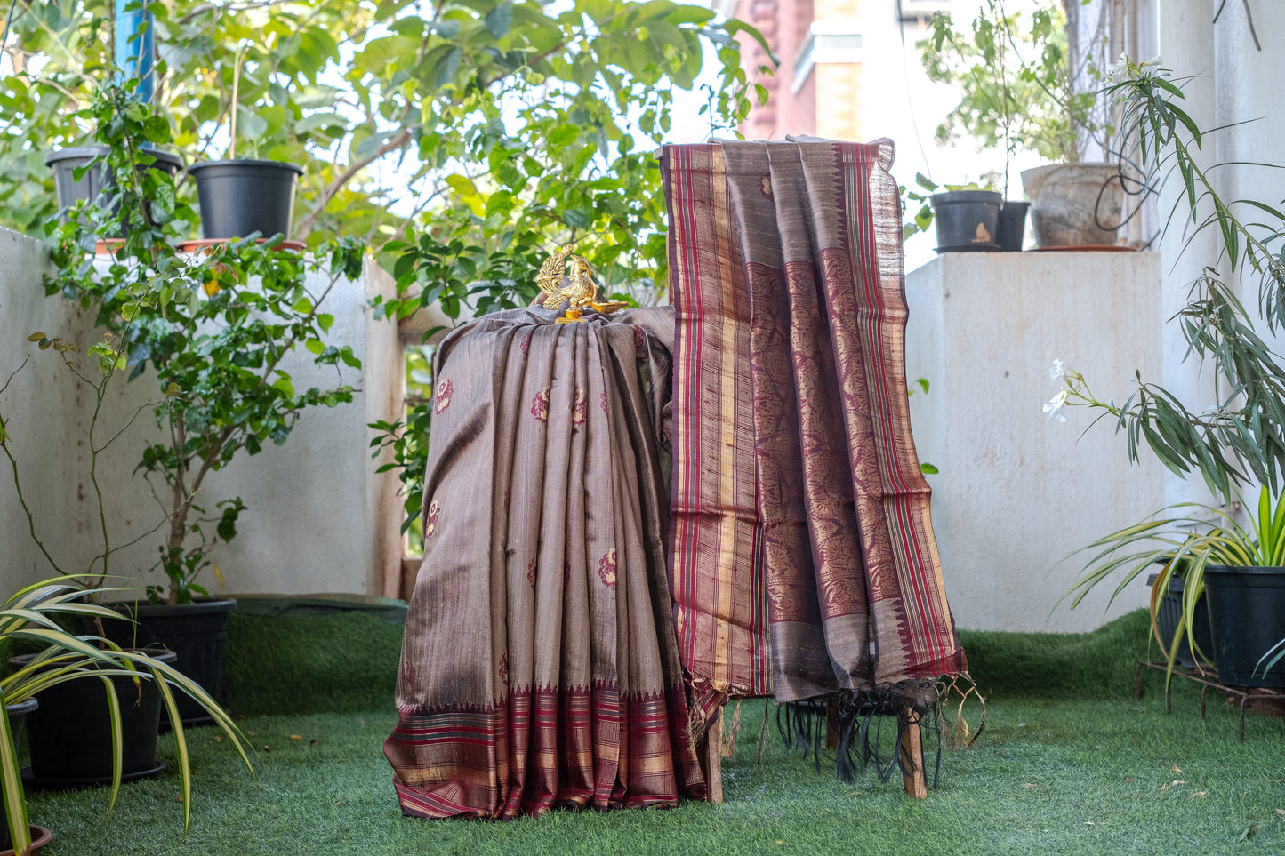 Classic Light Grey Raw Silk Saree with Lustrous Finish