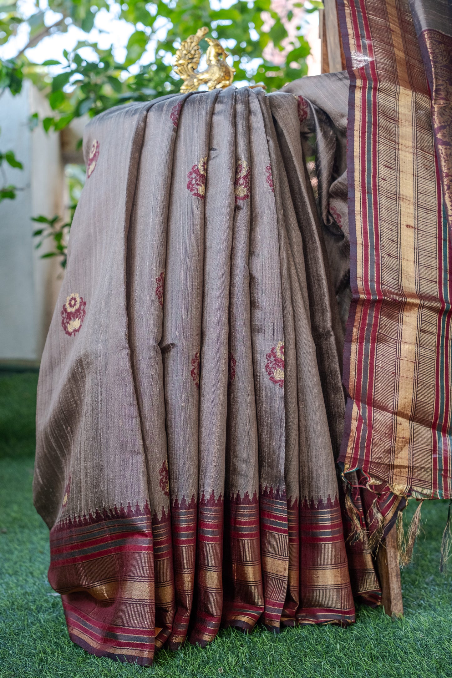Classic Light Grey Raw Silk Saree with Lustrous Finish