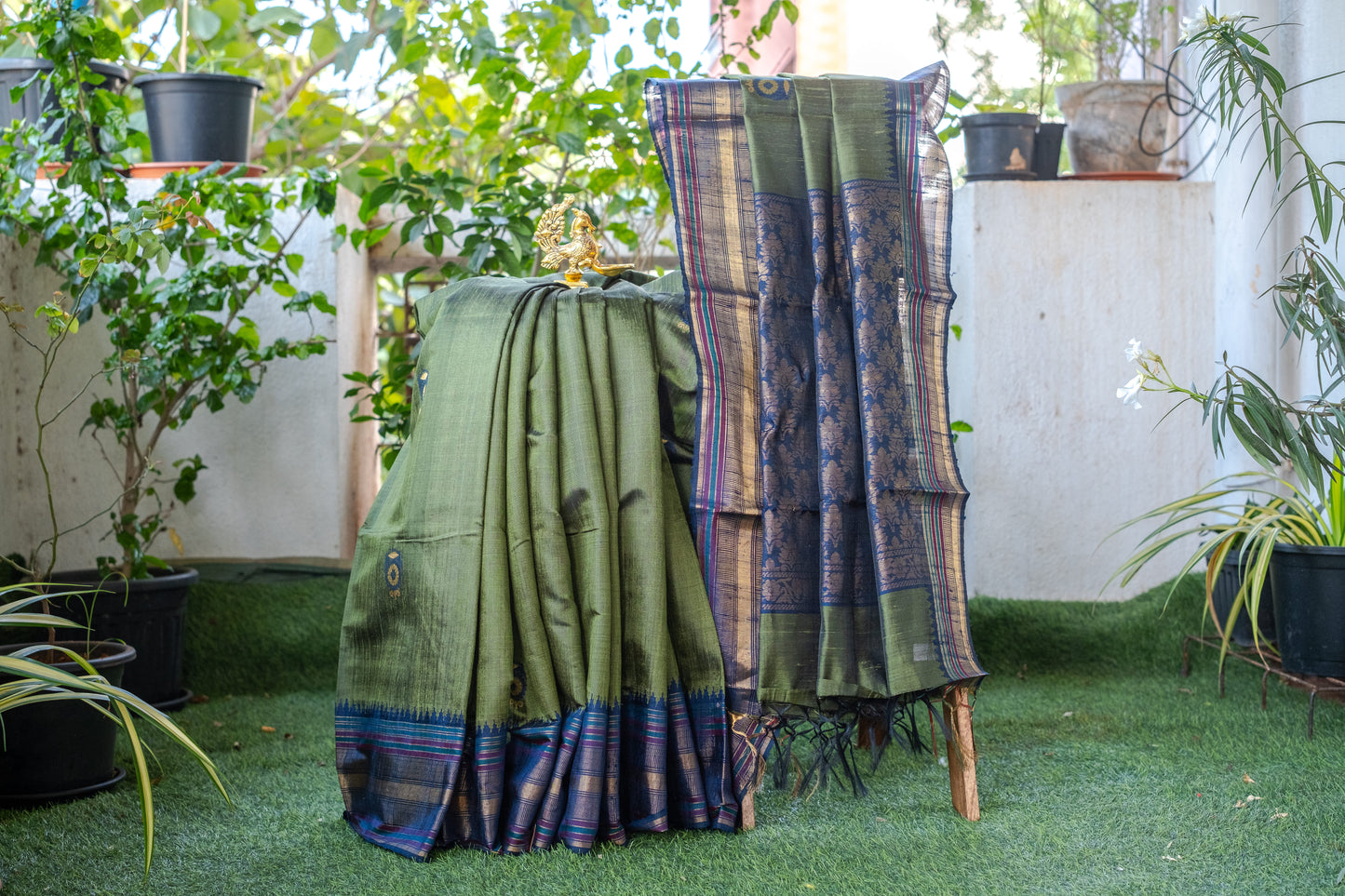Classic Dark Green Raw Silk Saree with Lustrous Finish