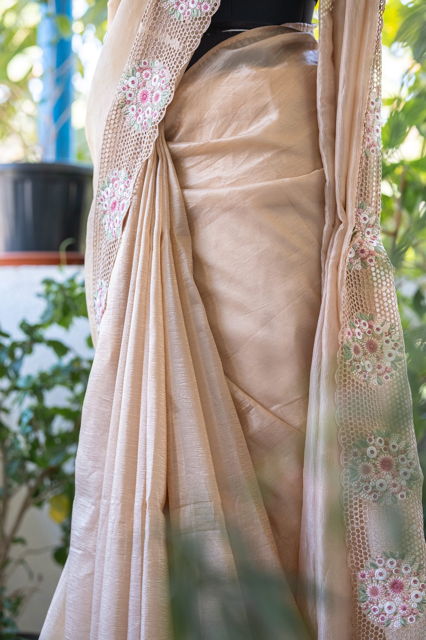 Crushed Georgette Saree with Delicate Cut Work